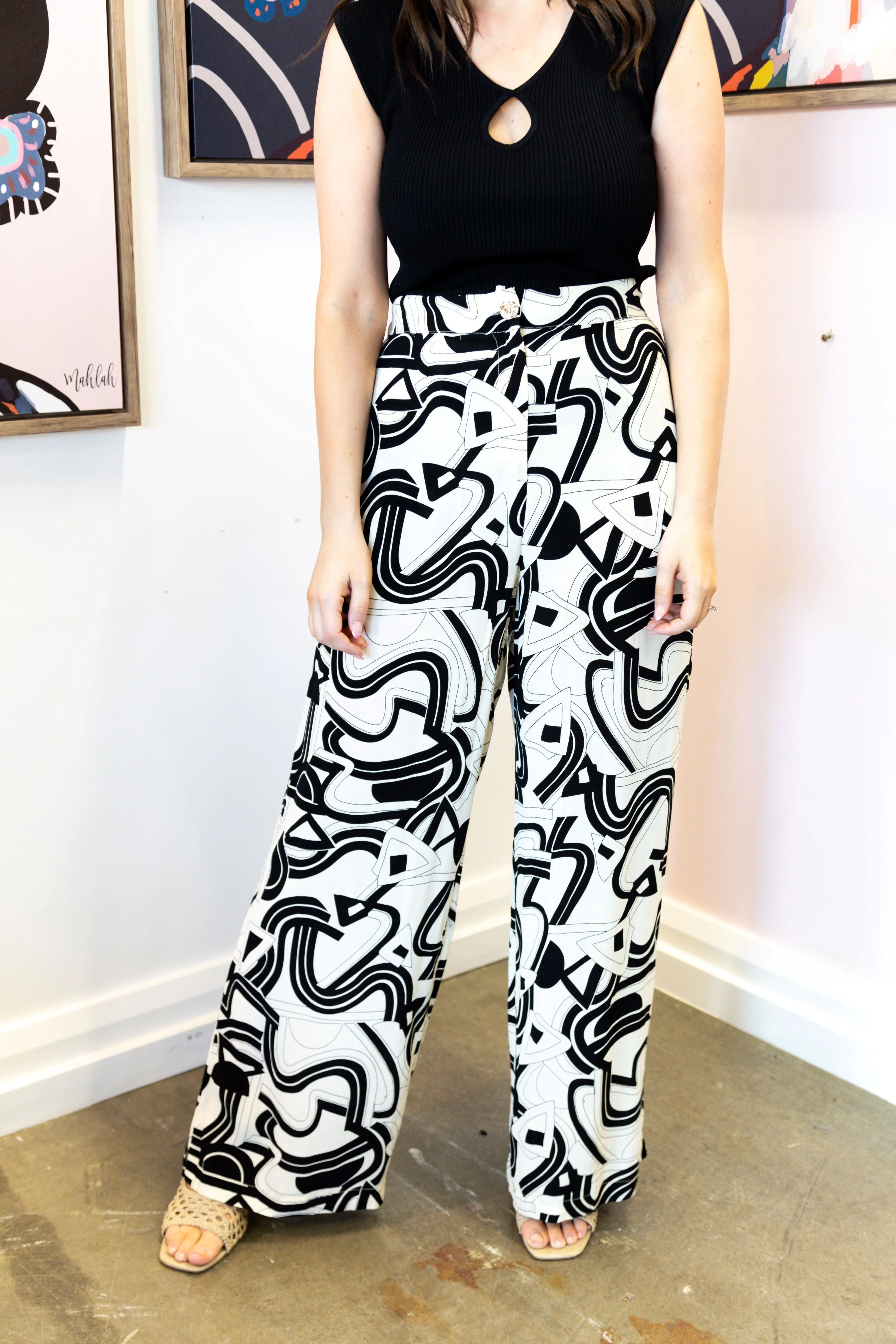 Dionne Pant (Geo Black & White)